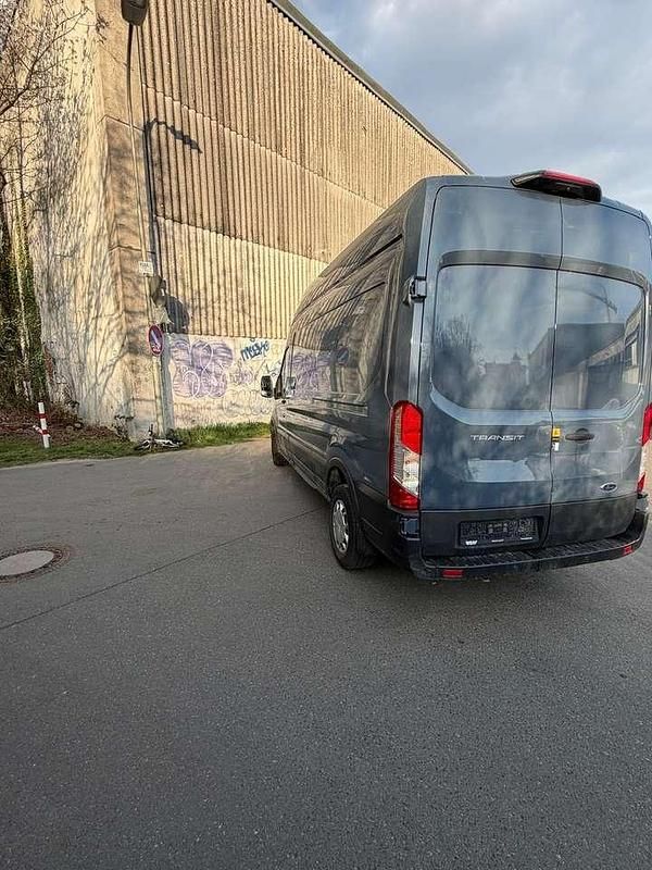 Gebraucht Ford Transit Trend 131 PS (96 kW) 2020 Grau Van