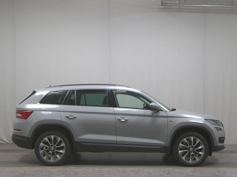 Grau Gebraucht 2021 Skoda Kodiaq Clever SUV | 24.380 € (Guter Preis) - Bild 1/4
