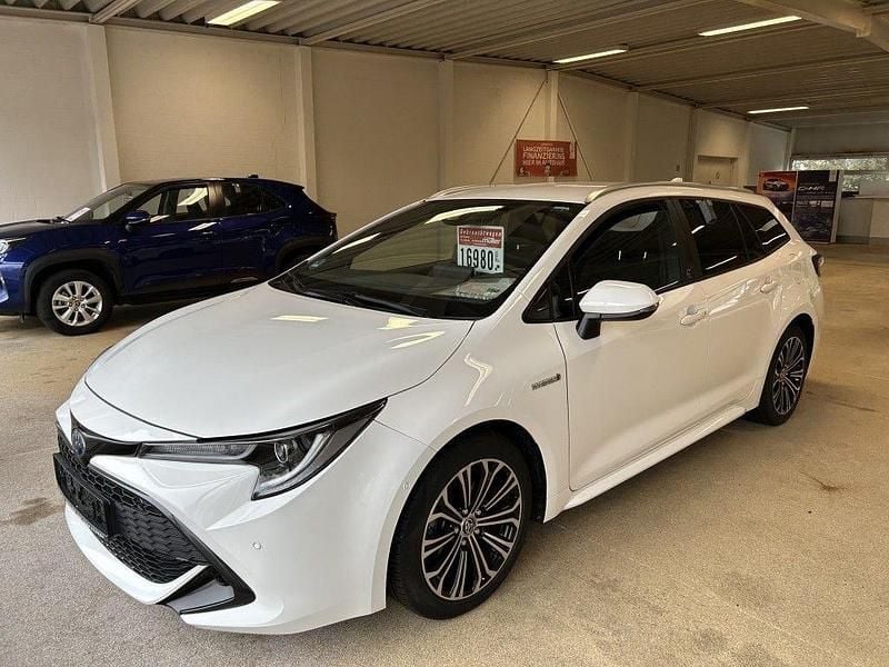 Gebraucht Toyota Corolla Team 122 PS (89 kW) 2021 Weiß Kombi
