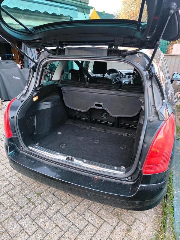 Gebraucht Peugeot 308 SW 109 PS (80 kW) 2010 Schwarz Kombi