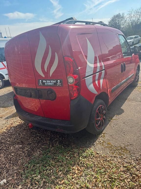 Gebraucht Fiat Doblò 90 PS (66 kW) 2014 Rot Van / Kleinbus