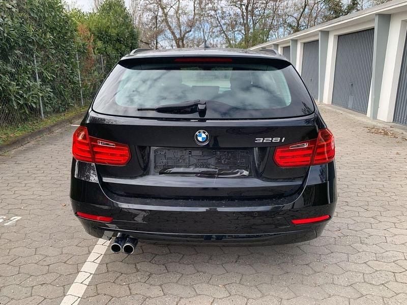 Gebraucht BMW 328 245 PS (180 kW) 2012 Schwarz Kombi