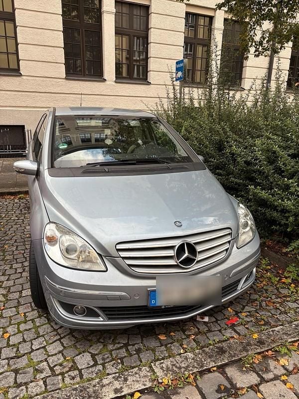 Grau Gebraucht 2005 Mercedes B200 Van / Kleinbus | 3.500 € (Guter Preis) - Bild 1/4