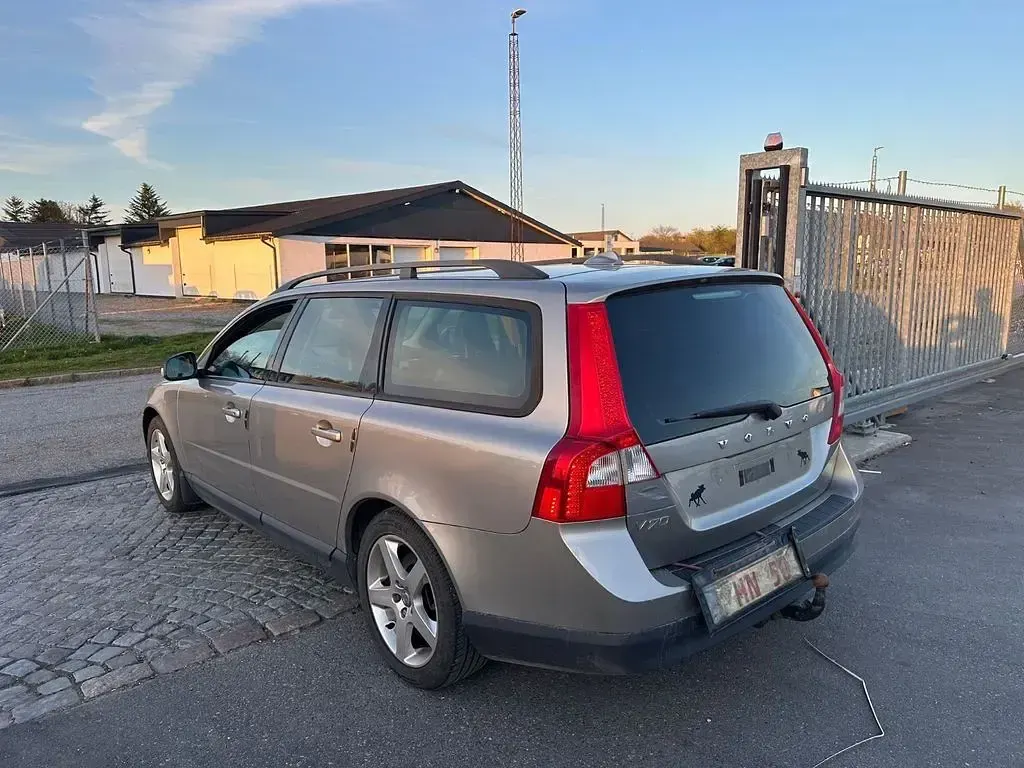 Gebraucht Volvo V70 Basis 145 PS (106 kW) 2008 Braun Kombi
