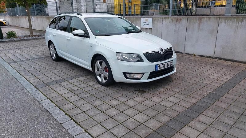 Weiß Gebraucht 2016 Skoda Octavia Joy Kombi | 7.700 € (Fairer Preis) - Bild 1/4
