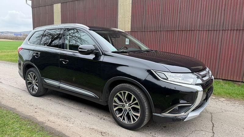 Gebraucht Mitsubishi Outlander Plus 150 PS (110 kW) 2015 Schwarz SUV