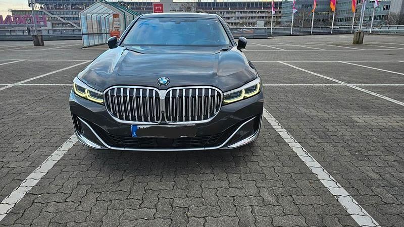 Grau Gebraucht 2020 BMW 123 Kleinwagen | 42.900 € - Bild 1/4