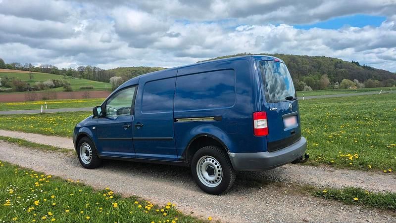 Second-hand VW Caddy 102 CP (75 kW) 2010 Albastru Monovolum