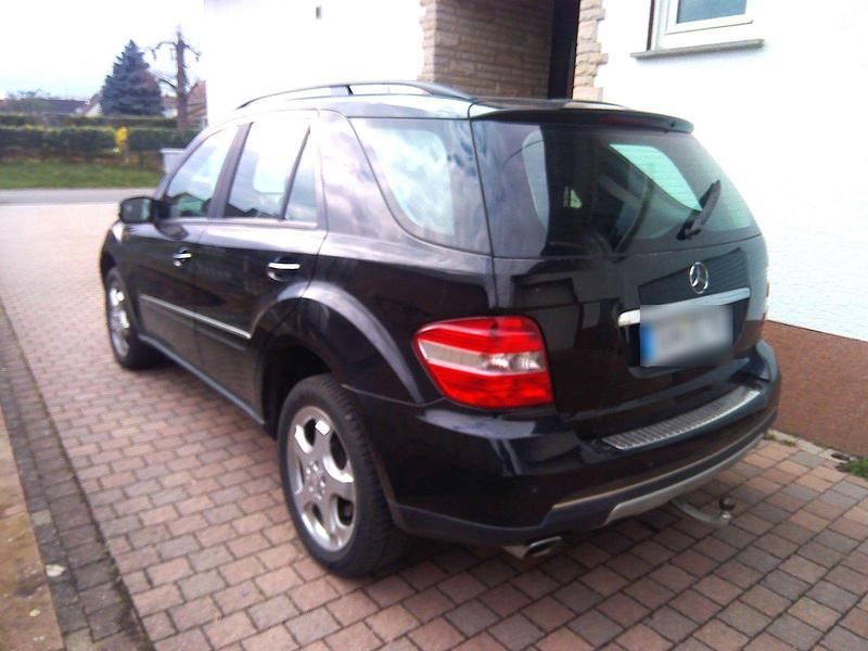 Gebraucht Mercedes ML280 190 PS (139 kW) 2006 Schwarz SUV