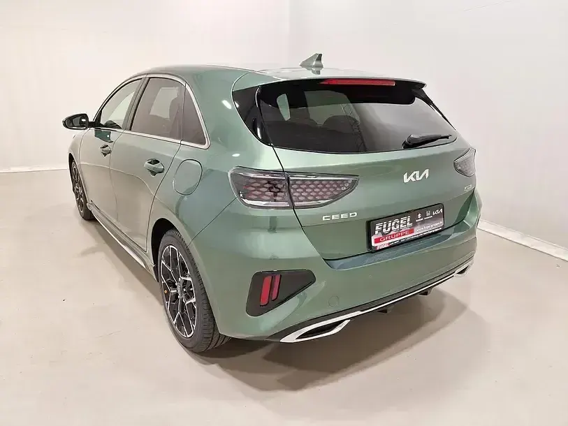 Gebraucht Kia Ceed GT GT-Line 140 PS (102 kW) 2025 Experience green Limousine