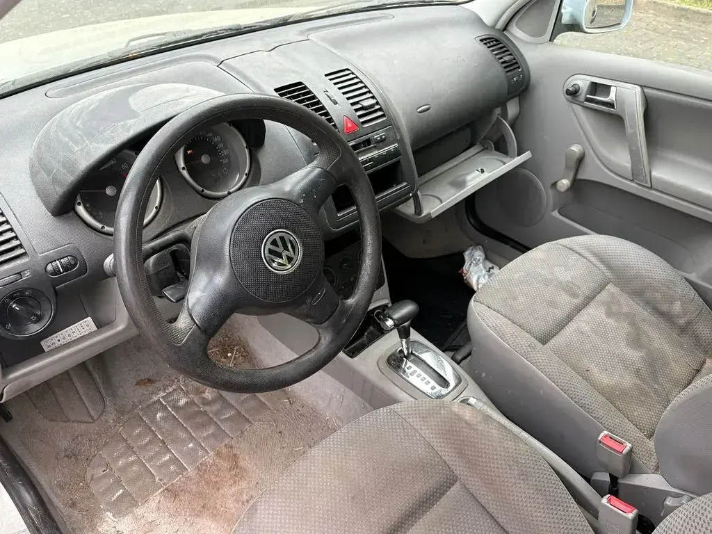 Second-hand VW Polo Edition 75 CP (55 kW) 2000 Gri Berlinǎ