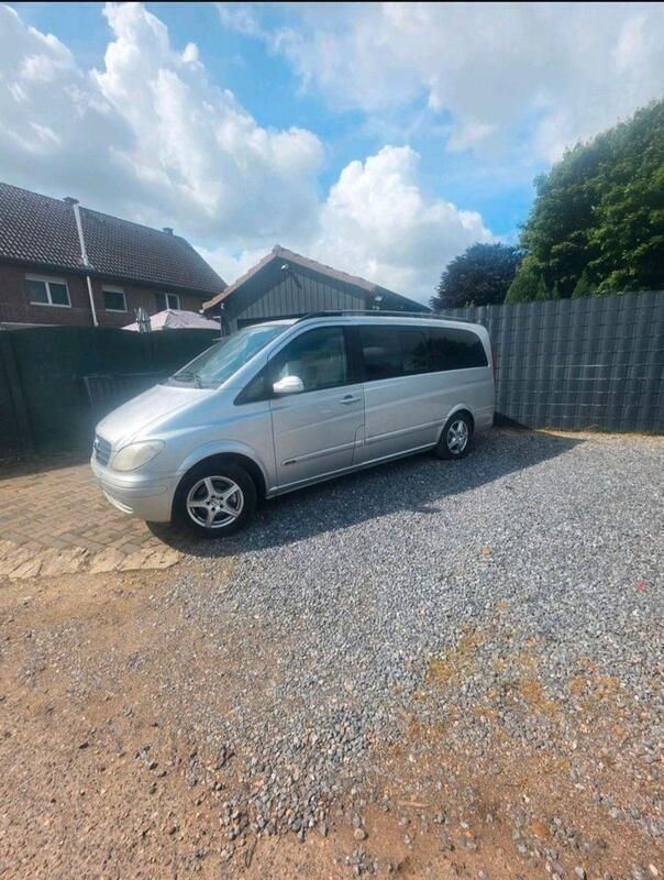 Silber Gebraucht 2005 Mercedes Viano Van / Kleinbus | 8.800 € (Superpreis) - Bild 1/4