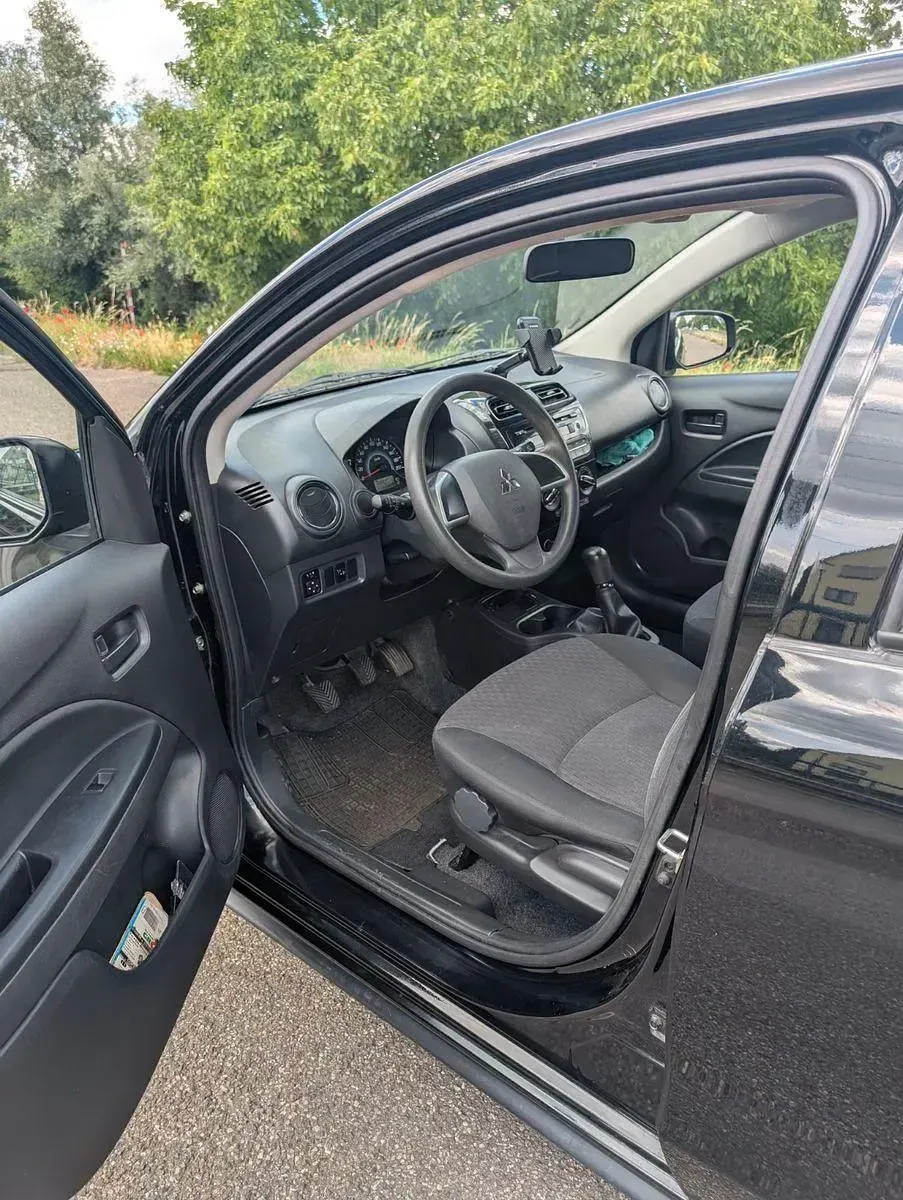 Gebraucht Mitsubishi Space Star 71 PS (52 kW) 2018 Schwarz Kleinwagen