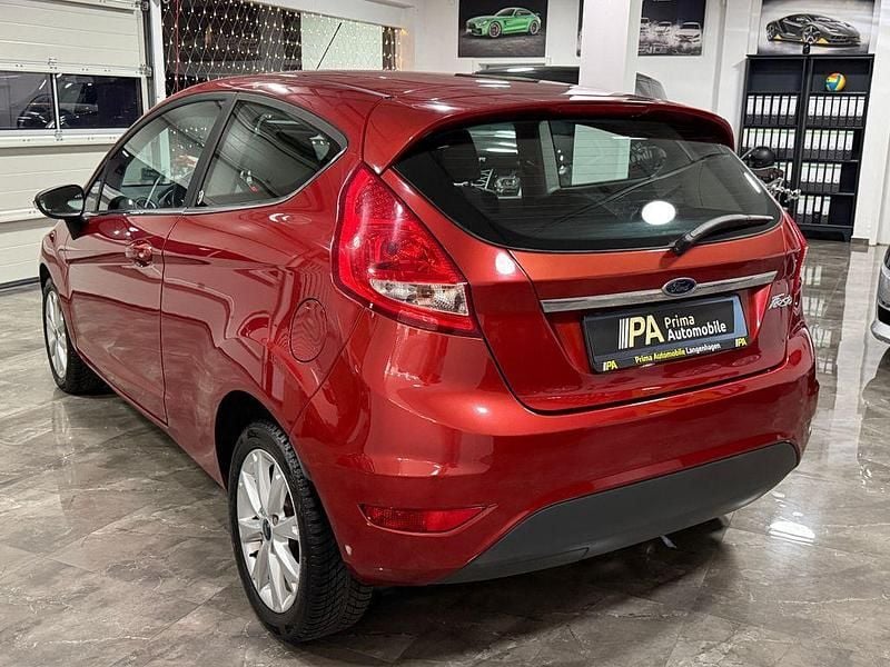 Gebraucht Ford Fiesta Ghia 120 PS (88 kW) 2009 Rot Kleinwagen