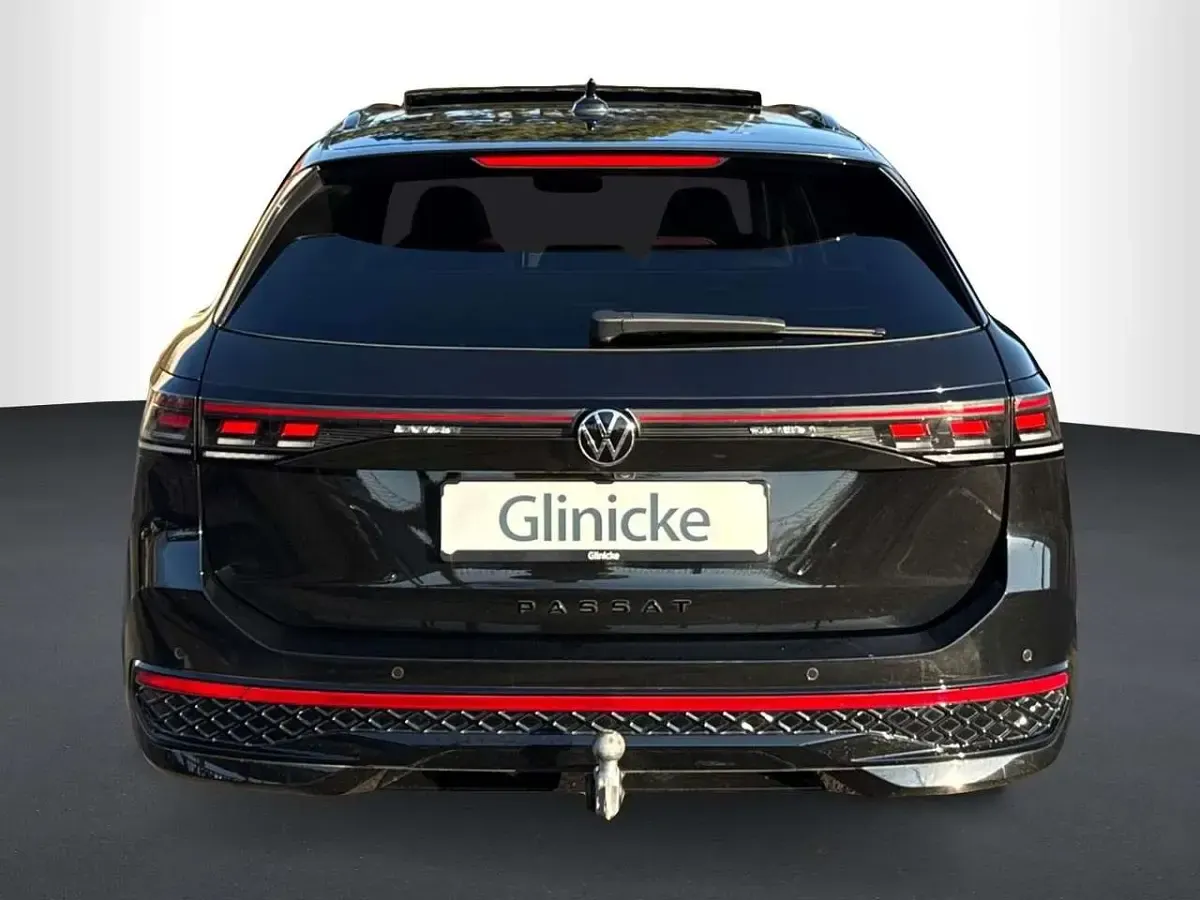 Gebraucht VW Passat R-line 193 PS (141 kW) 2025 Schwarz Limousine