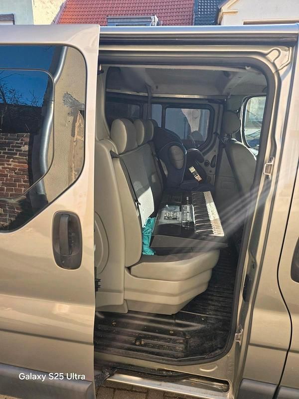 Gebraucht Opel Vivaro 146 PS (107 kW) 2008 Grün Van / Kleinbus