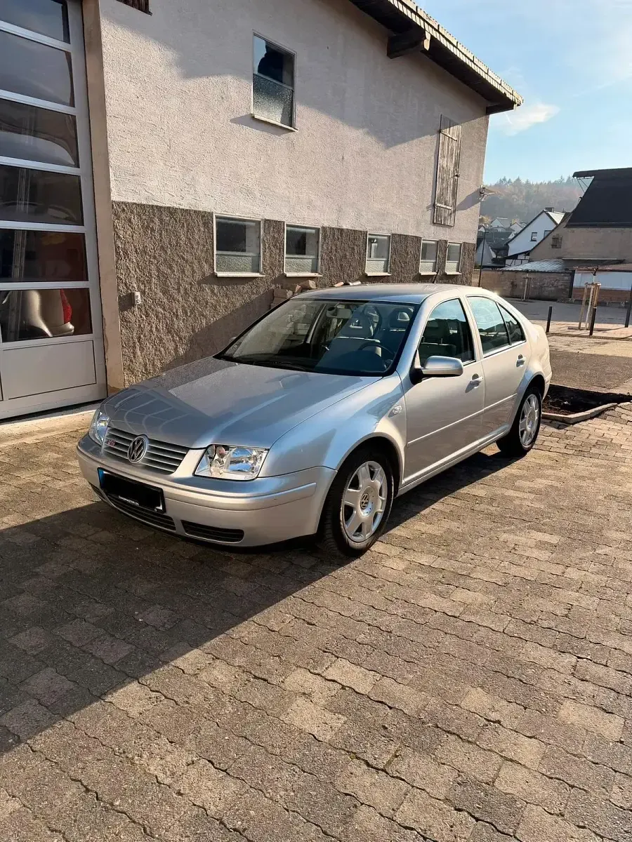 Gebraucht VW Bora 150 PS (110 kW) 2000 Silber Limousine