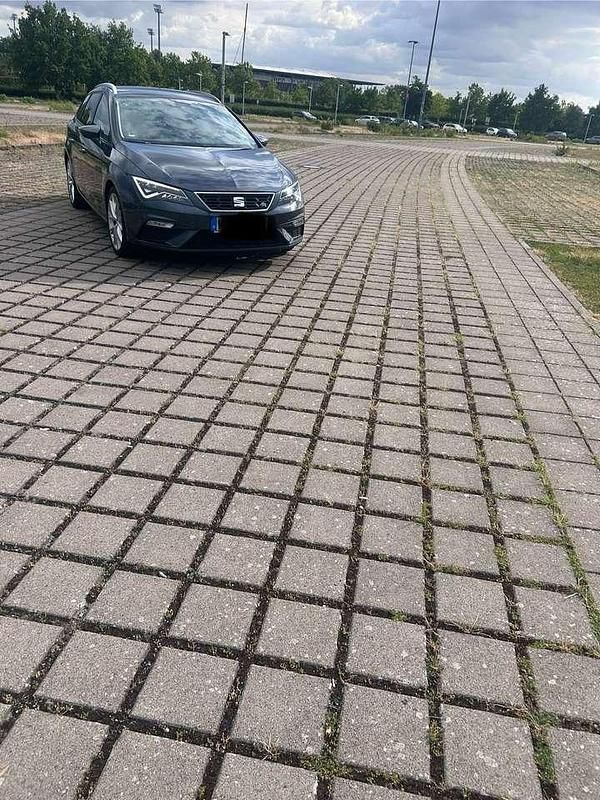 Grau Gebraucht 2019 Seat Leon ST FR Kombi | 13.900 € (Guter Preis) - Bild 1/4