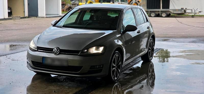 Silber Gebraucht 2013 VW Golf VII Kleinwagen | 7.999 € (Fairer Preis) - Bild 1/4