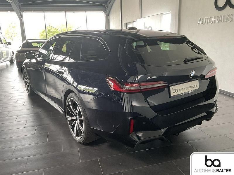 Gebraucht BMW 540 M Sport 303 PS (222 kW) 2025 Schwarz Kombi
