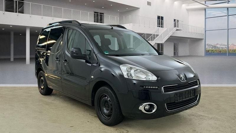 Gebraucht Peugeot Partner Tepee Allure 120 PS (88 kW) 2015 Schwarz Van / Kleinbus