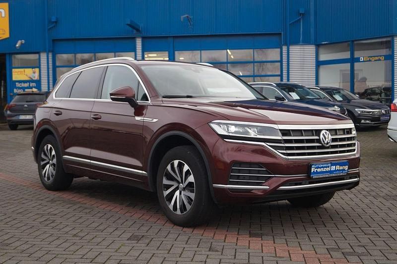 Rot Gebraucht 2018 VW Touareg Elegance SUV | 30.990 € (Guter Preis) - Bild 1/4