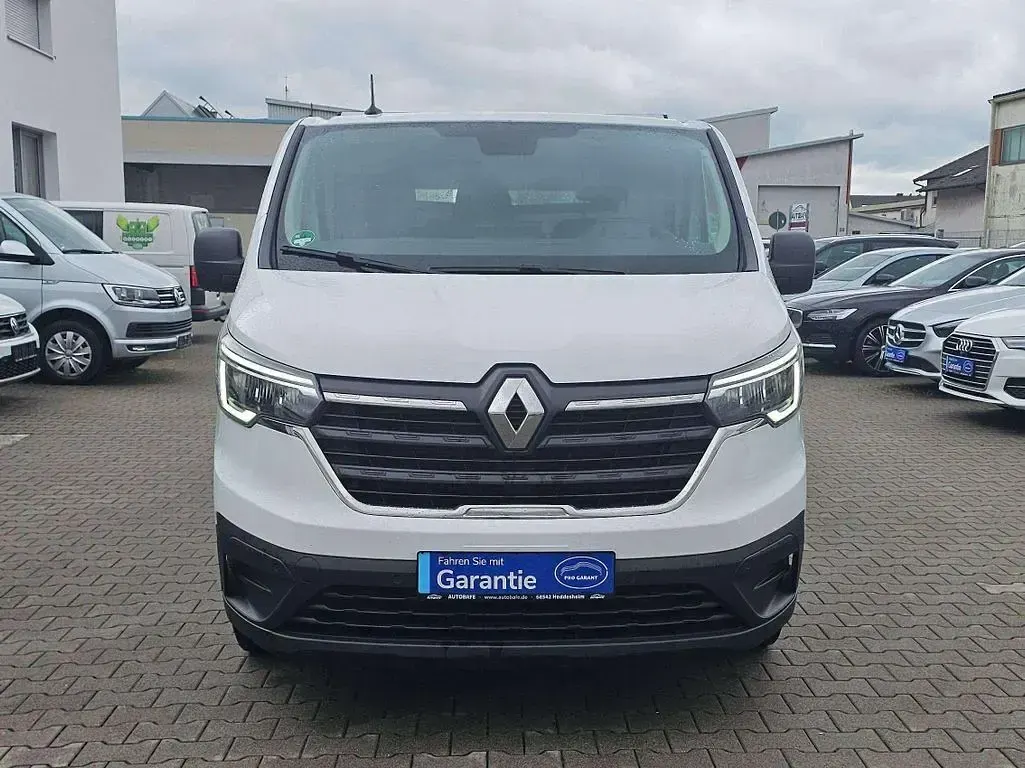 Gebraucht Renault Trafic Komfort 150 PS (110 kW) 2024 Gletscherweiss Van / Kleinbus