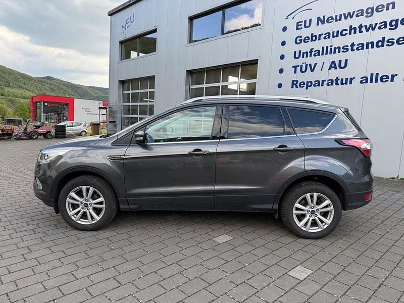 Gebraucht Ford Kuga Cool & Connect 150 PS (110 kW) 2019 Grau SUV