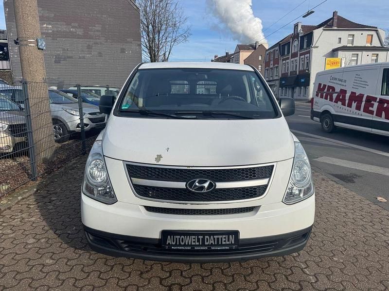 Gebraucht Hyundai H-1 116 PS (85 kW) 2012 Weiß Van / Kleinbus