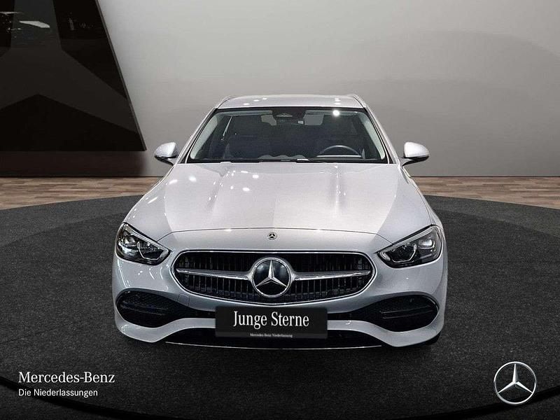 Gebraucht Mercedes C300e Avantgarde 204 PS (150 kW) 2024 Silber Limousine