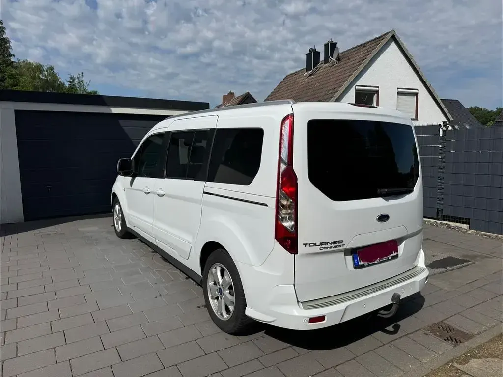 Gebraucht Ford Tourneo Connect Titanium 116 PS (85 kW) 2015 Weiß Van / Kleinbus