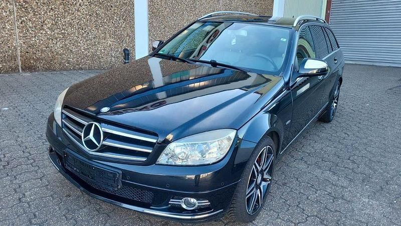 Schwarz Gebraucht 2007 Mercedes C180 Avantgarde Limousine | 2.400 € - Bild 1/4