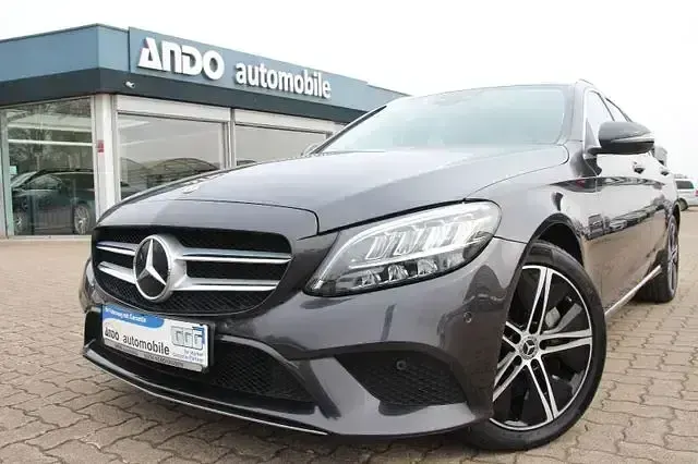 Gebraucht Mercedes C300e Avantgarde 306 PS (225 kW) 2021 Andere Limousine