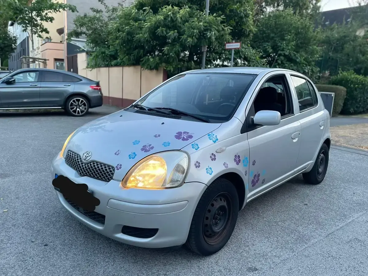 Gebraucht Toyota Yaris 65 PS (47 kW) 2004 Grau Kleinwagen