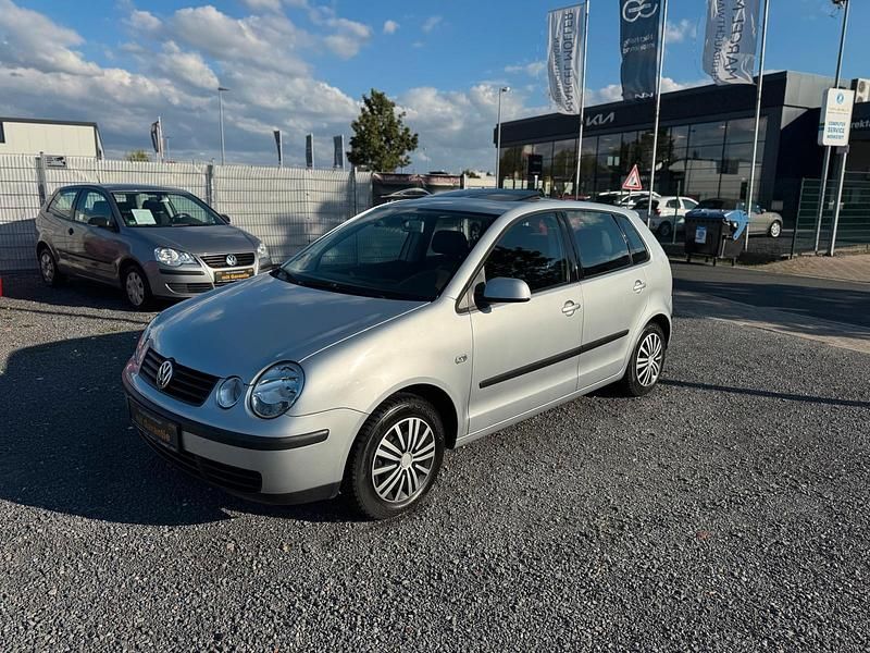 Grau Gebraucht 2002 VW Polo Kleinwagen | 2.990 € (Teuer) - Bild 1/4