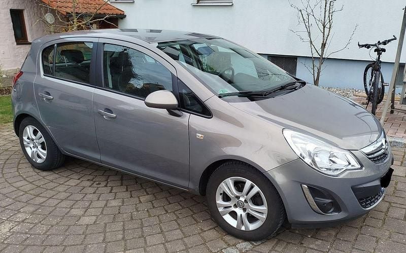 Gebraucht Opel Corsa Color Edition 86 PS (63 kW) 2012 Grau Kleinwagen
