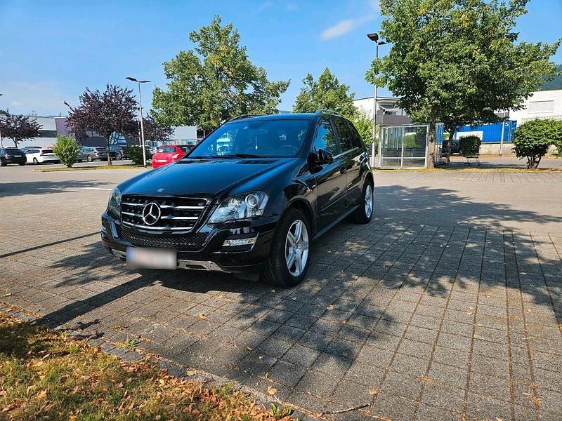 Gebraucht Mercedes ML350 Edition 231 PS (169 kW) 2011 Schwarz SUV