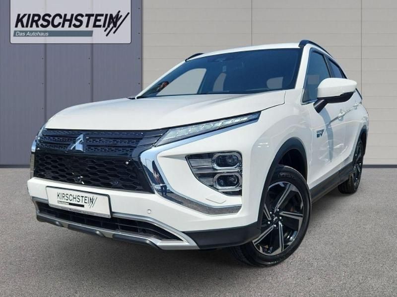 Weiss Gebraucht 2022 Mitsubishi Eclipse Cross Basis SUV | 19.490 € (Superpreis) - Bild 1/4
