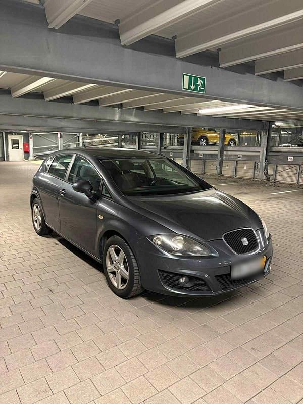 Grau Gebraucht 2009 Seat Leon Kleinwagen | 2.850 € (Guter Preis) - Bild 1/4