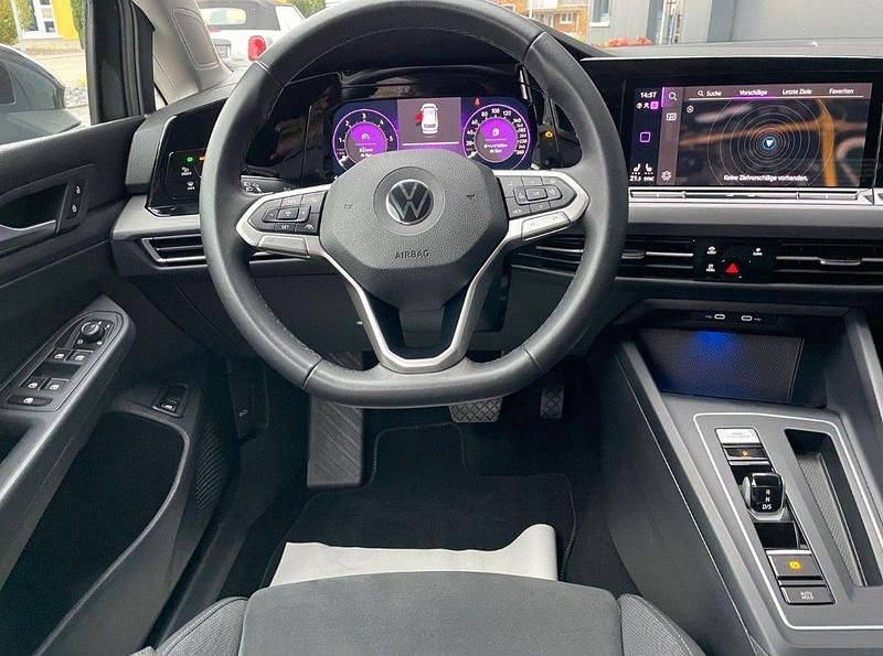 Gebraucht VW Golf VIII Style 150 PS (110 kW) 2022 Grau Kombi