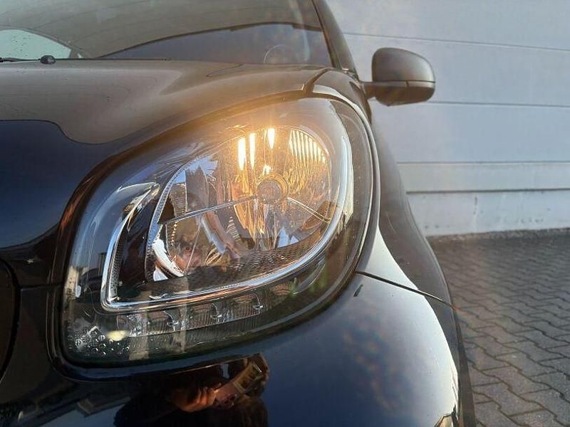 Gebraucht Smart ForTwo Electric Drive 60 kW (82 PS) 2019 Schwarz Kleinwagen