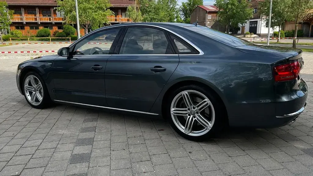 Gebraucht Audi A8 Design 351 PS (258 kW) 2011 Blau Limousine