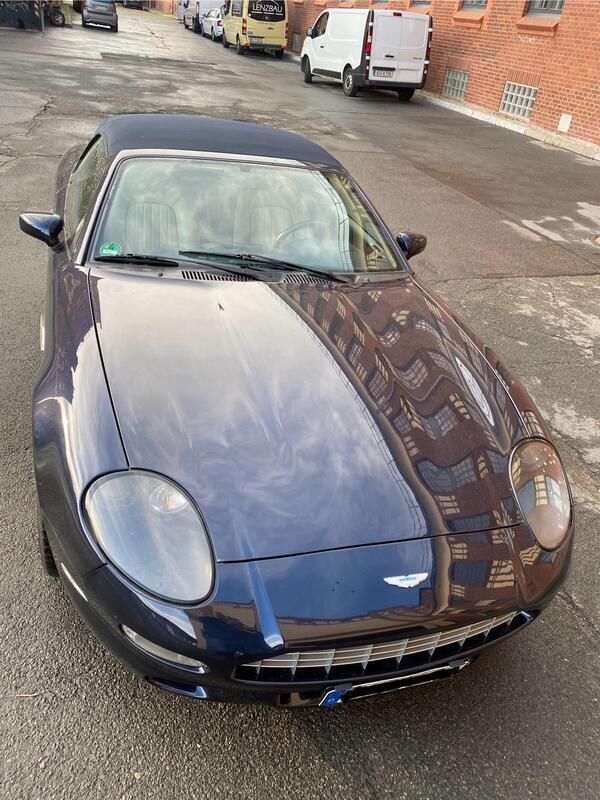 Blau Gebraucht 1997 Aston Martin DB7 Cabrio | 29.900 € - Bild 1/4
