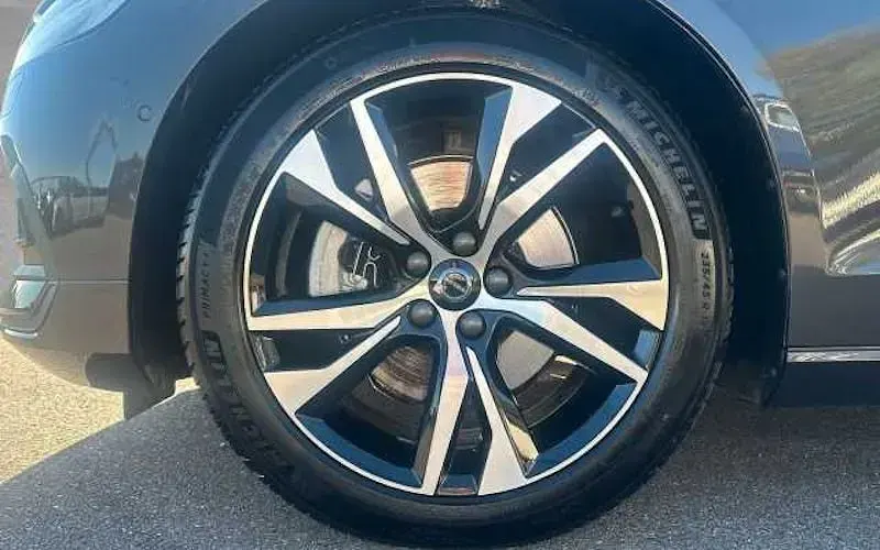 Gebraucht Volvo V60 Core 197 PS (144 kW) 2025 Grau Kombi