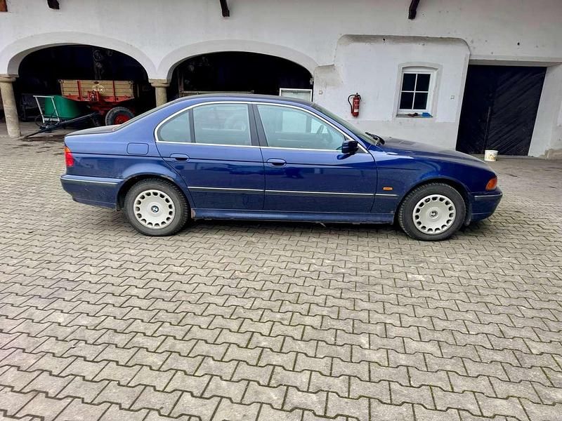 Gebraucht BMW 525 143 PS (105 kW) 1996 Blau Limousine