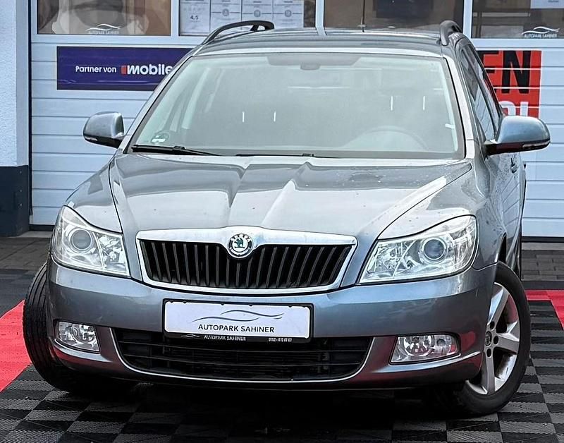 Grau Gebraucht 2013 Skoda Octavia Kombi | 4.290 € (Superpreis) - Bild 1/4