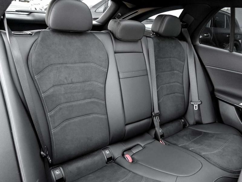 Gebraucht Mercedes E300 AMG 313 PS (230 kW) 2024 Schwarz obsidianschwarz metallic Kombi