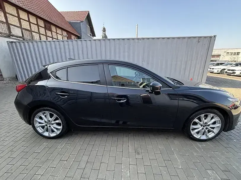 Używany Mazda 3 165 KM (121 kW) 2016 Czarny Sedan/Limuzyna