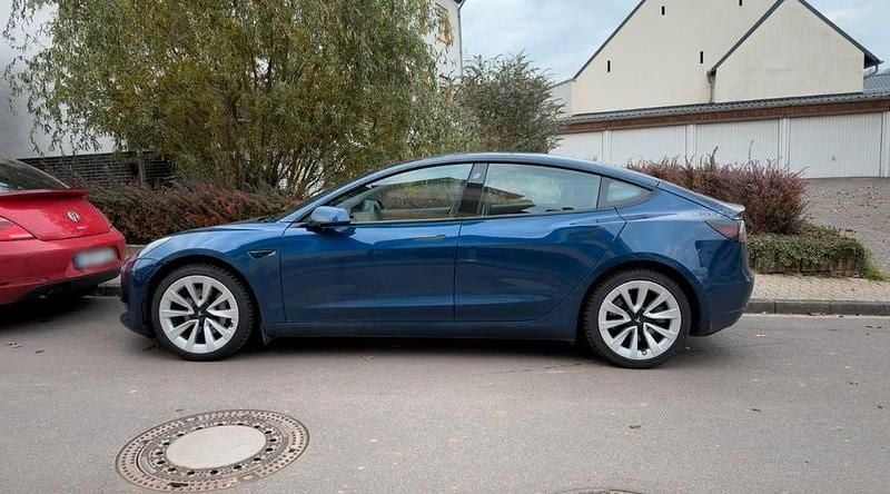 Gebraucht Tesla Model 3 Standard Range 239 kW (325 PS) 2021 Blau Limousine