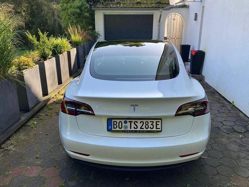 Gebraucht Tesla Model 3 RWD 208 kW (283 PS) 2023 Weiß Limousine